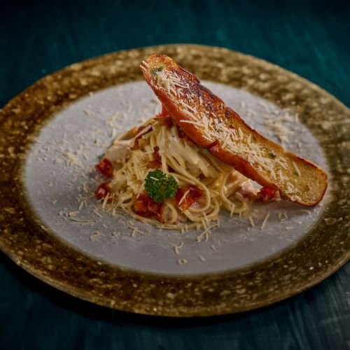 Spaghetti Carbonara With Crispy Bacon